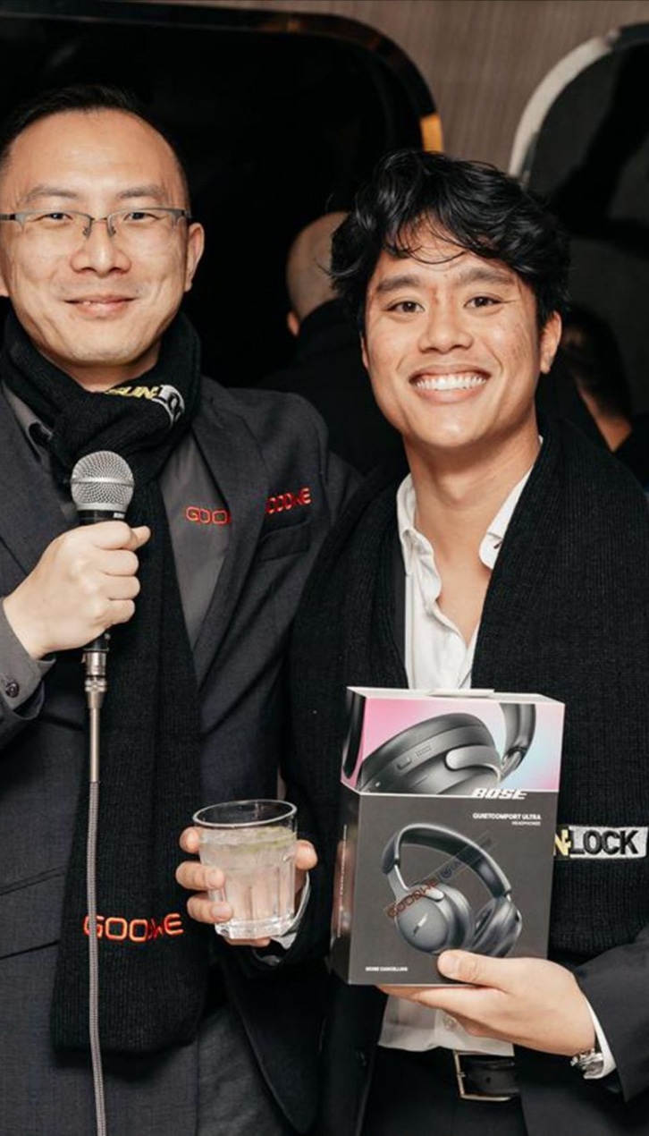 Group photo at offline event